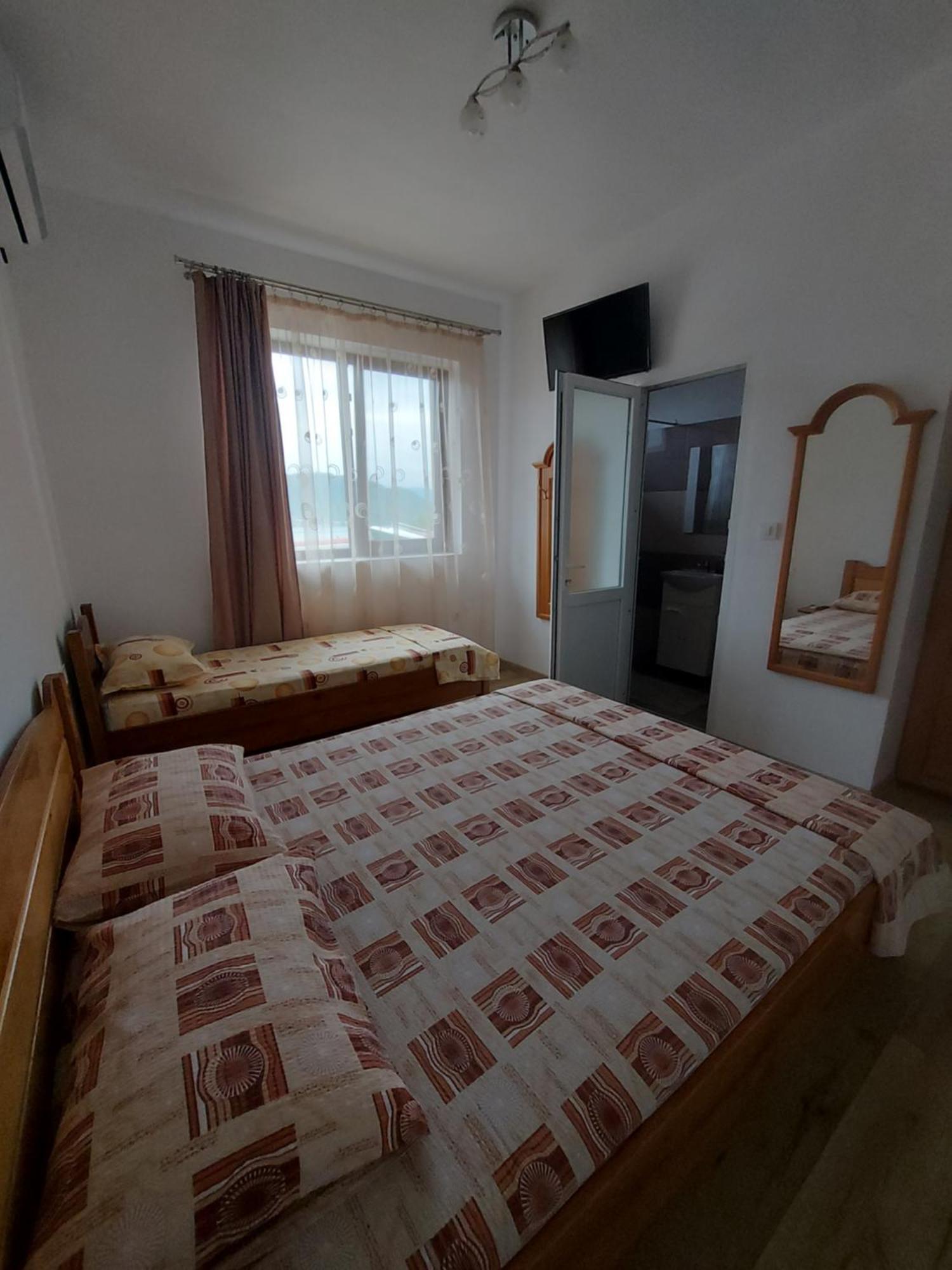 מלון Orşova Casa Dalys מראה חיצוני תמונה